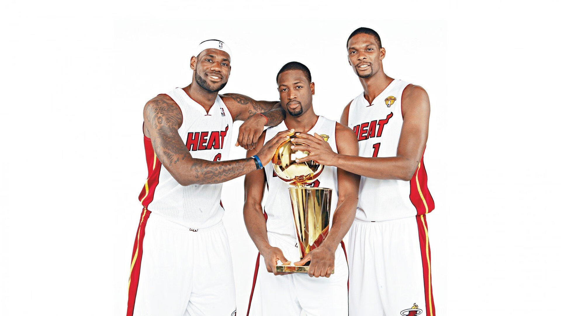 五大联赛控球型中场在比赛关键轮中的影响力分析，中场控球视频